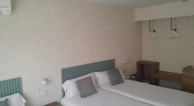 Трёхместный номер Standard Eurosalou & Spa