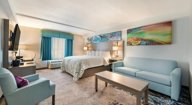 Люкс Garner Hotel Virginia Beach North by IHG