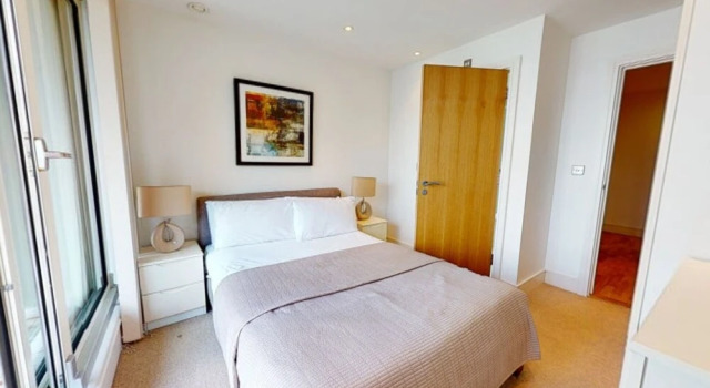 Inviting 2-bed/2-bath Apartment in London