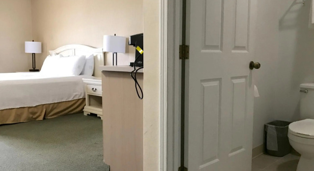 Rogue Regency Inn & Suites, Prenota Hotel Medford Rogue Valley