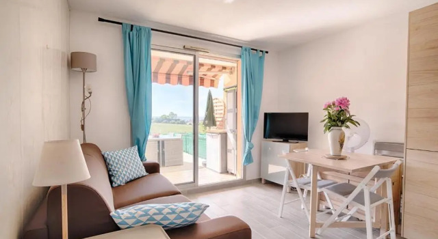 Beautiful Studio With Terrace Near The Sea!, Забронировать Апартаменты/квартира Каркеран Var coast