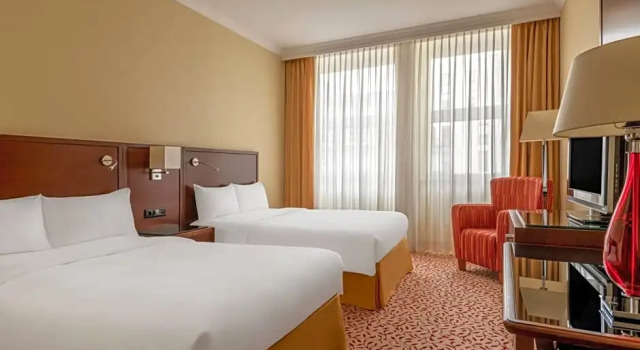 Номер Deluxe Cologne Marriott Hotel