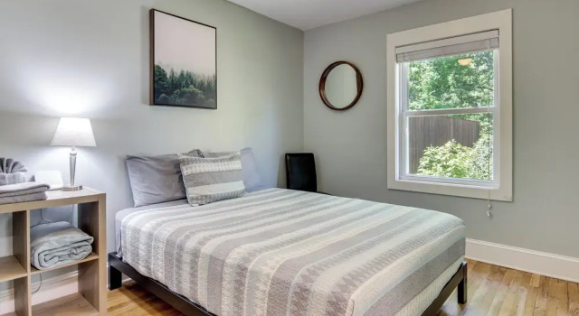 Downtown Brevard Home: Walk to Bars & Breweries!, Забронировать Отель Бревэрд Северная Каролина, рядом с Бревардский колледж