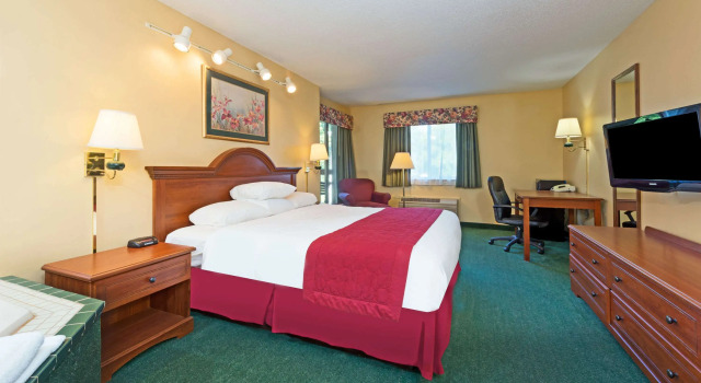 Baymont Inn and Suites - Oxford, Book Hotel Hoteller i Oxford med pool, Swimmingpool