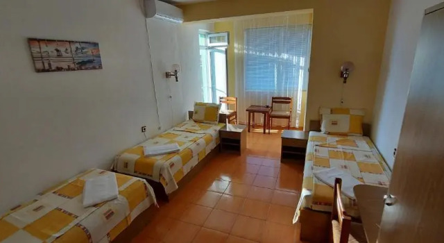 Трёхместный номер Standard с балконом и с красивым видом из окна Guest House Nikolovi