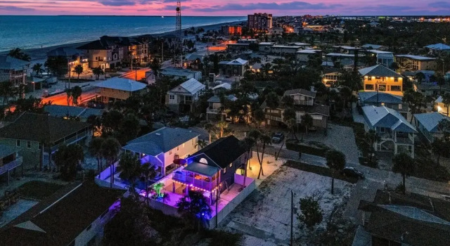Коттедж 130 Tiki Tides: 2br W/ Outdoor Tiki Bar! 2 Bedroom Home