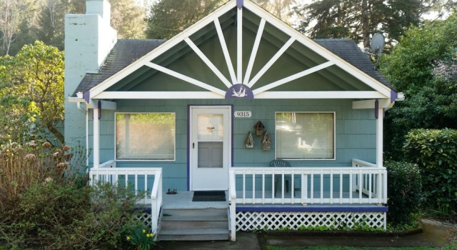 The Sea Slug 2 Bedroom Cottage, 予約 バケーションホーム ニーカーニービーチ アメリカ合衆国