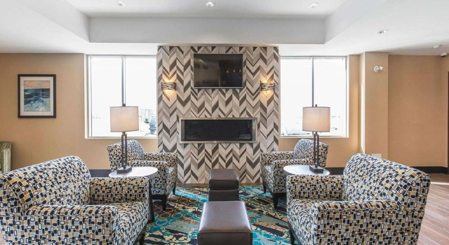 Comfort Inn & Suites Airport North, Book Hotel Hoteller i Calgary med parkering, Parkering