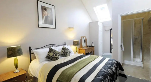 Trowel and Hammer Inn