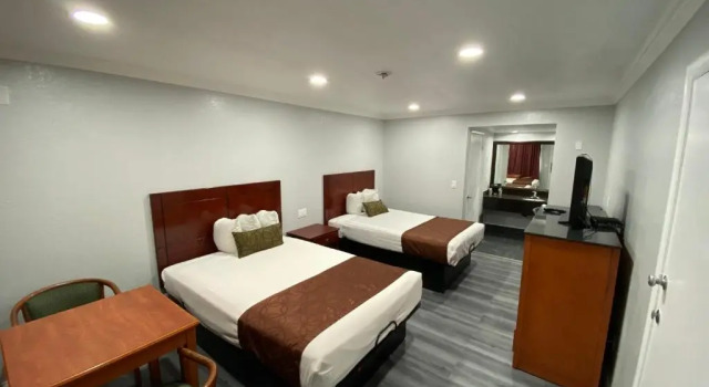 Трёхместный номер Comfort Chula Vista Inn