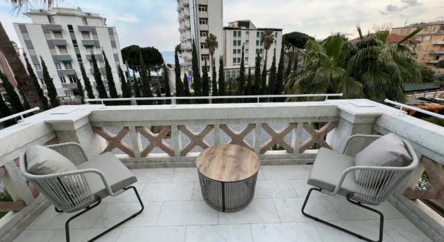Апартаменты с балконом Alaxia Exclusive Apartments