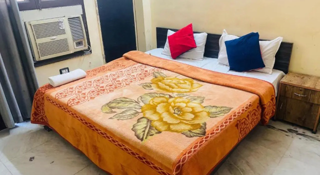 OYO 70147 Rp Residency