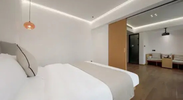 Люкс Comfort Floral Hotel·Juntang Valley Hotel(Maoshan Dongfang Salt Lake City Store)