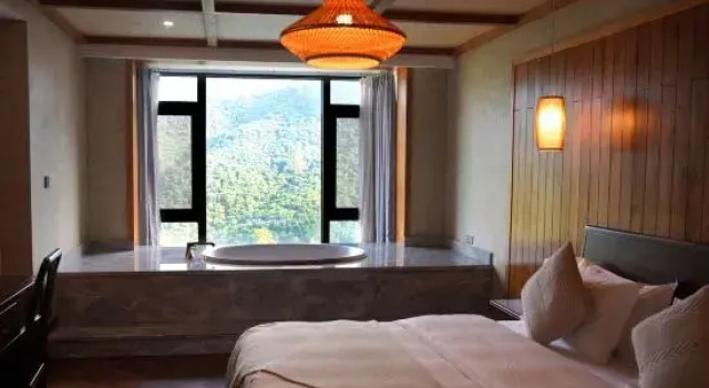 Люкс Deluxe Anji Yunshang Grassland Yuzhu Xiaozhu Hot Spring Homestay