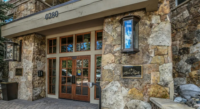 Lone Eagle 3051 by SummitCove Vacation Lodging, Забронировать Апартаменты/квартира Отели Roosevelt National Forest с парковкой, Парковка