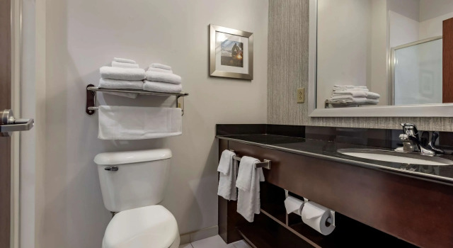 Четырёхместный номер Standard Best Western Plus The Hammondsport Hotel