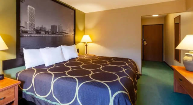 Двухместный номер Standard Super 8 by Wyndham Berlin WI