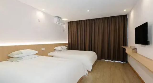Guchi · Mountain Wilderness Boutique Hotel, Book Boutique Hotel Fuchunjiang Zhejiang