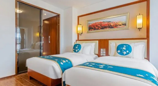 Люкс Rising Hot Spring Resort Kunming