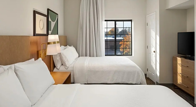 Четырёхместный люкс c 1 комнатой Staybridge Suites MPLS-Maple Grove/Arbor Lakes by IHG