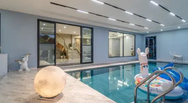 T M L-Jomtien Beach 5 Bedrooms - Independent Swimming Pool and Ktv, Забронировать Отель Отели Джомтьен-Бич с бассейном, Бассейн