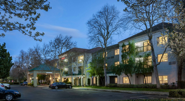 Courtyard by Marriott Stockton, Book Hotel Hoteller i Stockton med pool, Swimmingpool