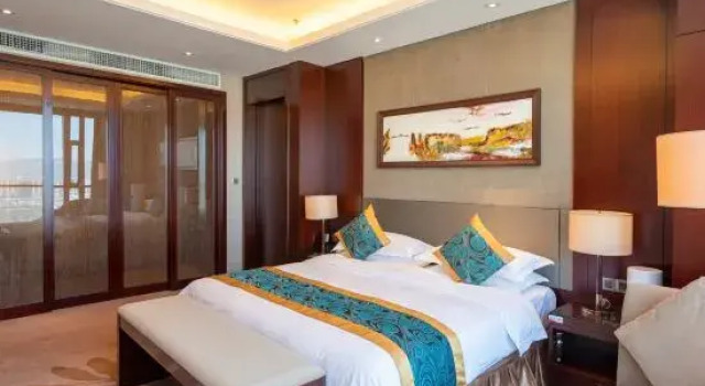 Люкс Deluxe с видом на город Soluxe Hotel