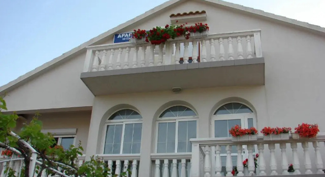 Guest House Barba, Забронировать Гостевой дом Отели Задарской жупания с парковкой, рядом с Пляж Старенице, Парковка