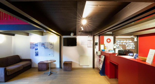 SOWELL RÉSIDENCES Crêt Voland, Book Lejlighedshotel Hoteller i Rhône-Alps med parkering, Parkering