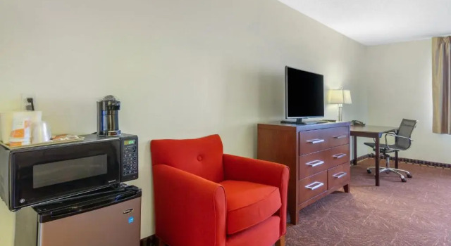Люкс Spark by Hilton Lakewood Denver Southwest