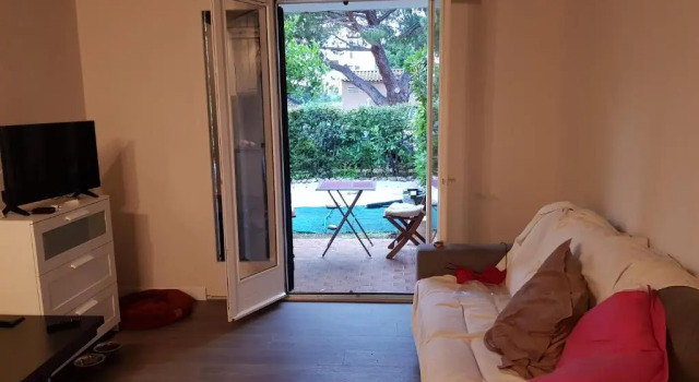 Studio confortable au calme proche du port et de la plage grande terrasse et parking résidence le Grand Large, Book Lejlighed Saint-Mandrier-sur-Mer Var coast