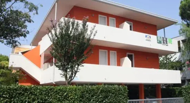 Апартаменты Colourful Flat With Balcony in Bibione