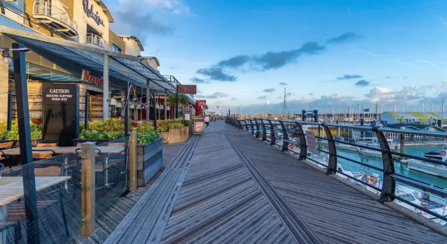 Апартаменты On the Water 6 With Free Parking By My Getaways
