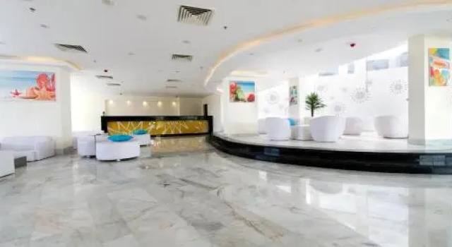 Tivoli Dome Marina Hotel, Boek Hotel Hotels in North Coast met parkeren, Parkeren