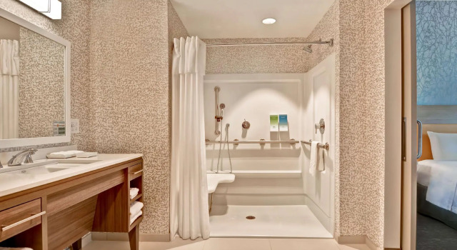 Двухместный люкс Home2 Suites By Hilton Naples I-75 Pine Ridge Road
