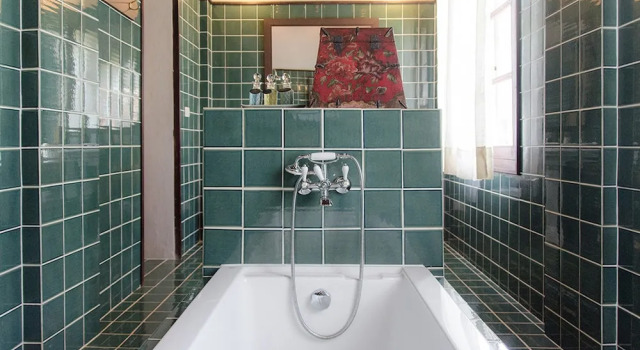 Люкс с балконом Satri House Hotel