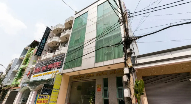 Oyo 1019 Xuan Hong Hotel, Забронировать Отель Tan Phu District Хошимин, рядом с Аквапарк «Дамсен»