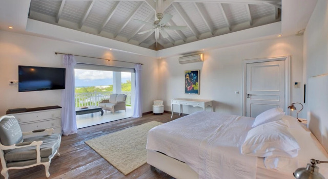 Huge Pool, Ideal for Groups, Exclusive Address, AC, Free Wifi, Sat TV, Views! Terres Basses Area