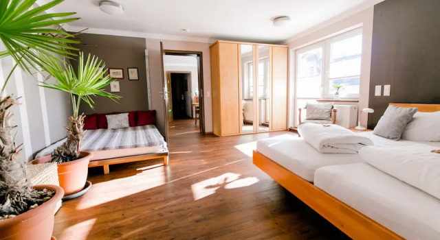 Студия Burgers Hotel