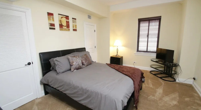 Renaissance Properties - 222 West Rittenhouse Square, Забронировать Отель Филадельфия Philadelphia Metropolitan Area, рядом с Camp William Penn Headquarters Site
