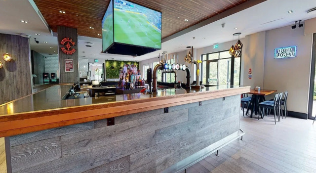 Village Urban Resort Chester St David's, Boek Hotel Hotels in Deeside met parkeren, Parkeren