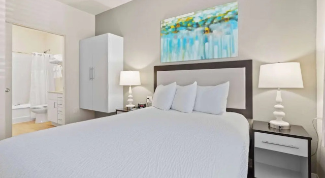 Люкс c 1 комнатой с балконом WaterWalk Extended Stay by Wyndham Kansas City - Overland Pk
