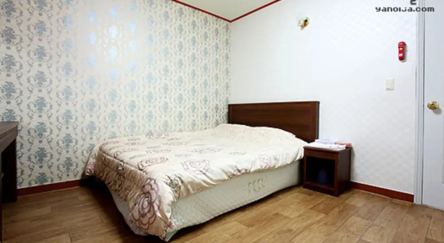 Hongcheon Cello, Book Hotel Hongcheon Gangwon-Do