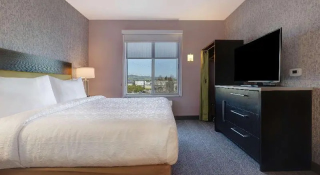 Люкс с видом на горы Home2 Suites By Hilton Petaluma