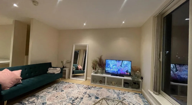 Free Parking Near City Centre & Stadium Sleeps 6-8