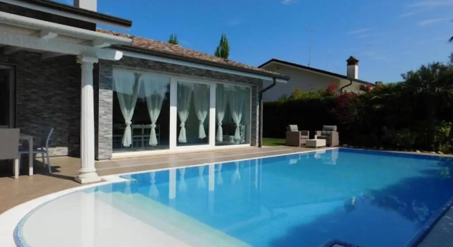Вилла Elegant villa in the idyllic island of Albarella
