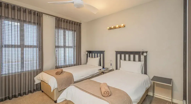 Коттедж Comfort Seasons of Serenity, Langebaan, 8-sleeper