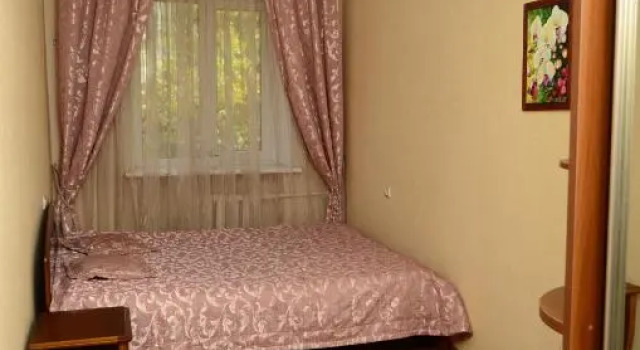 Apartment on Petropavlivs'ka 90