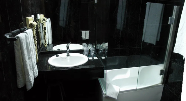 Трёхместный номер Standard с балконом Hotel Eden