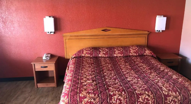 Номер Standard с красивым видом из окна Budget Inn - New Albany